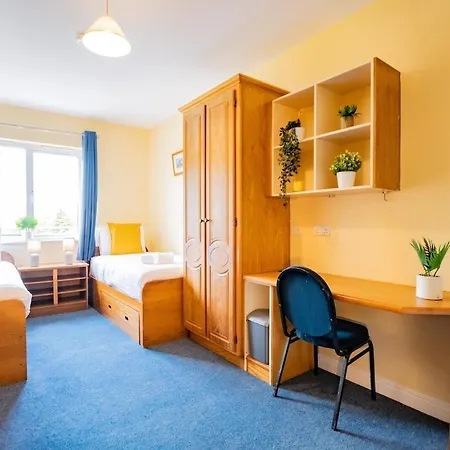 Spacious & Affordable 3 Bed Apartament