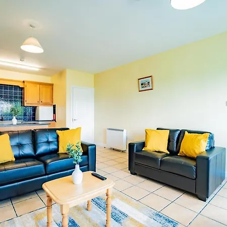 Apartament Spacious & Affordable 3 Bed